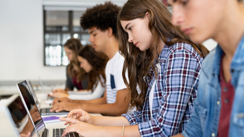 Підтримка молодих талантів: гранти на навчання від Hillel IT School