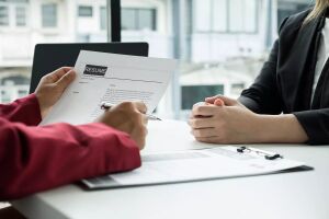 Управління персоналом. Трудові відносини працедавця та працівників