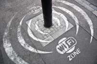Изобретена тротуарная плитка со встроенной технологией Wi-Fi